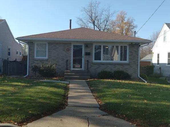 1847 32nd St, Moline, IL 61265