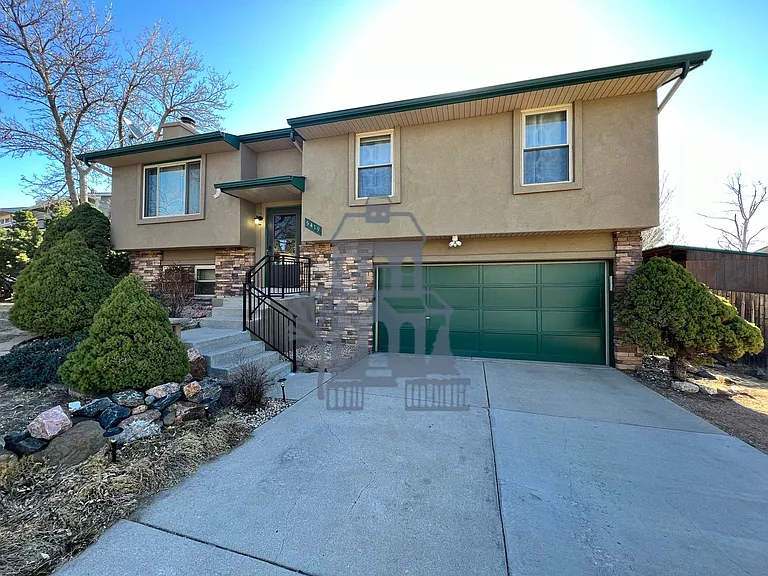 5419 Alteza Dr — Photo 1