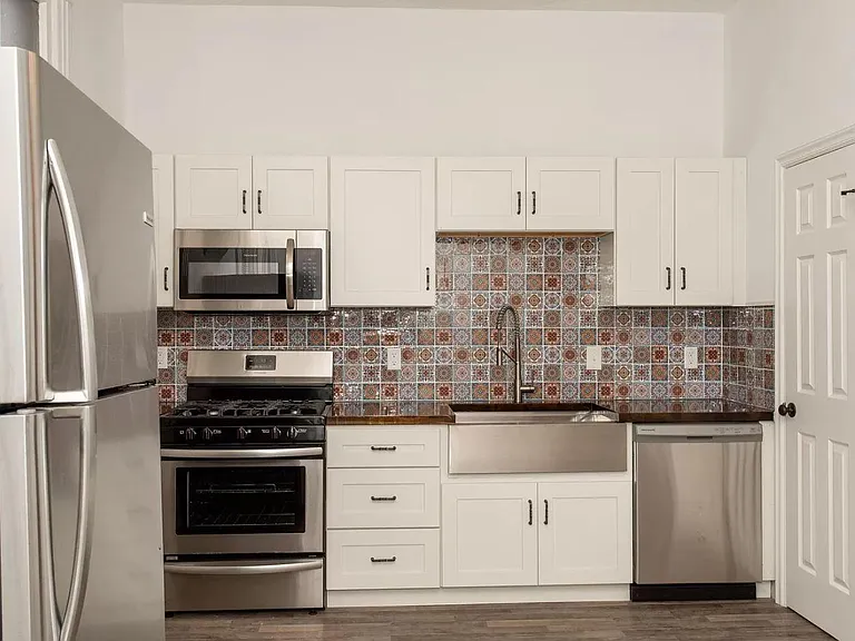 536 Lexington Ave #1 — Photo 1