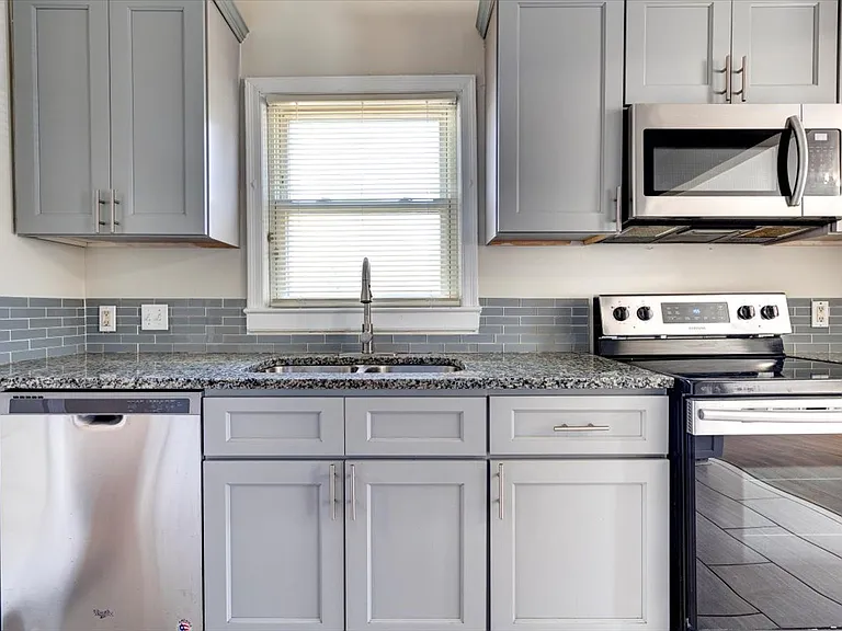 1242 Fordham Rd — Photo 18
