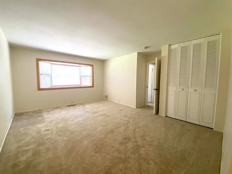 4653 Del Valle Pkwy — Photo 17