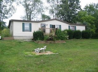 10156 Centerline Rd, Lowell, MI 49331