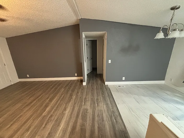 415 Leslie Dr — Photo 14