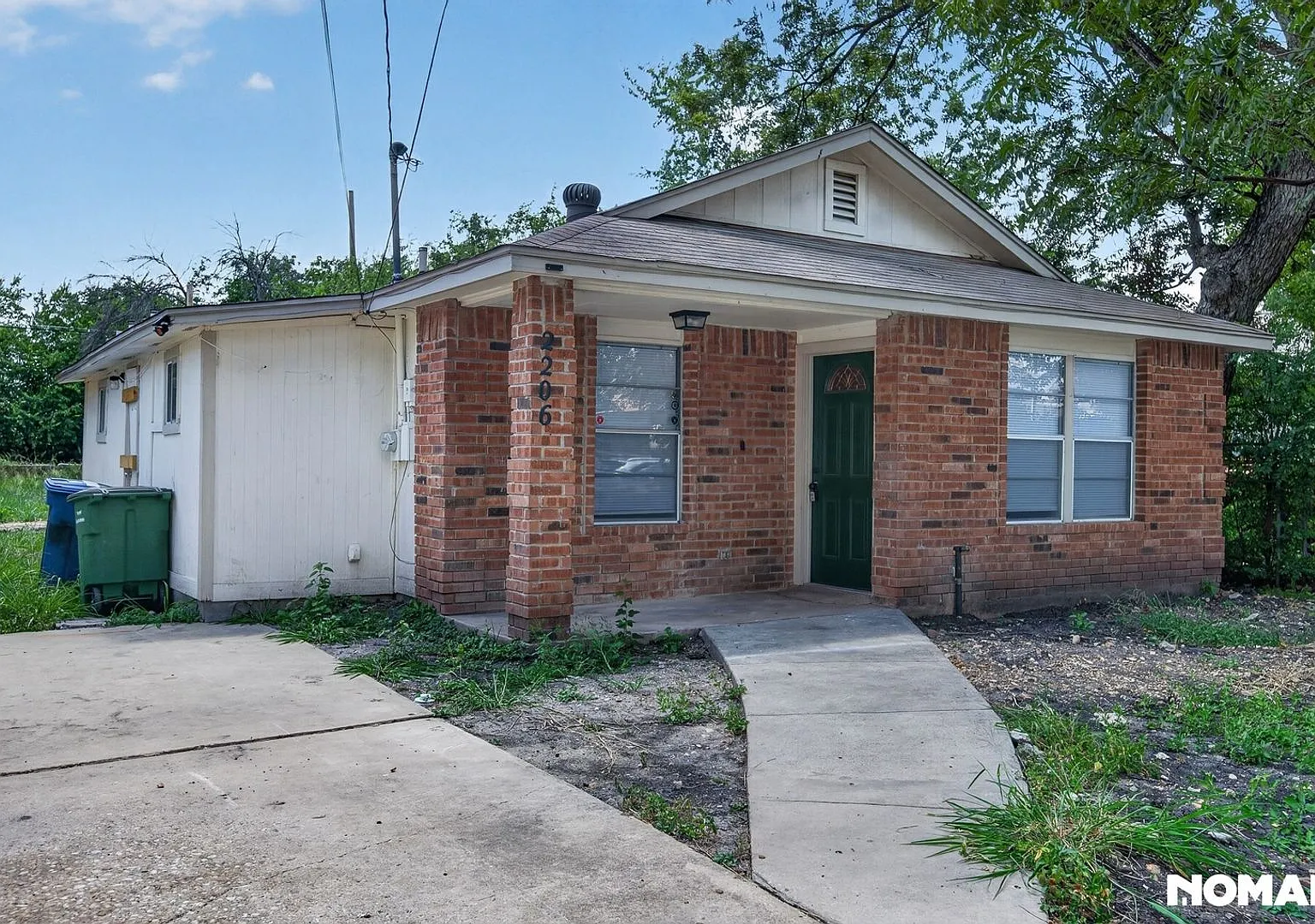 Charming 2BR House in San Antonio — Photo 2