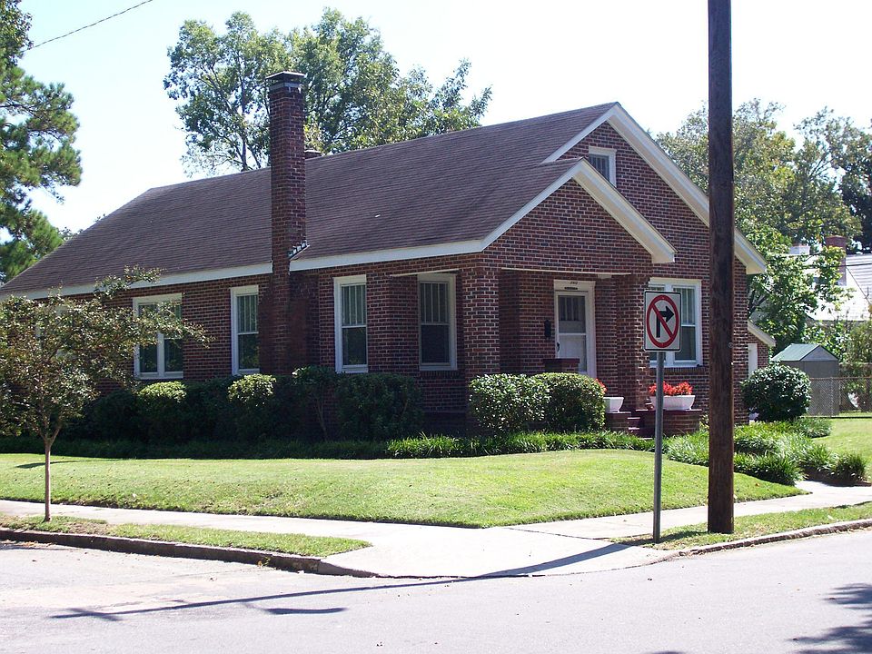 HUGE Corner lot