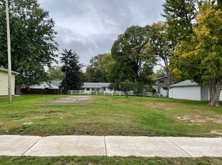 26 S Gosse Blvd, Princeton, IL 61356
