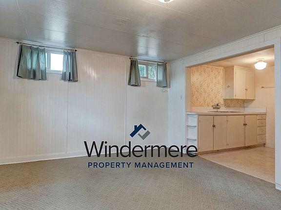 3rd image of 1610 SE Pioneer Way #2