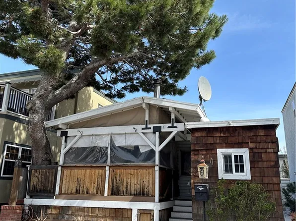 27 Welcome Ln, Seal Beach, CA 90740