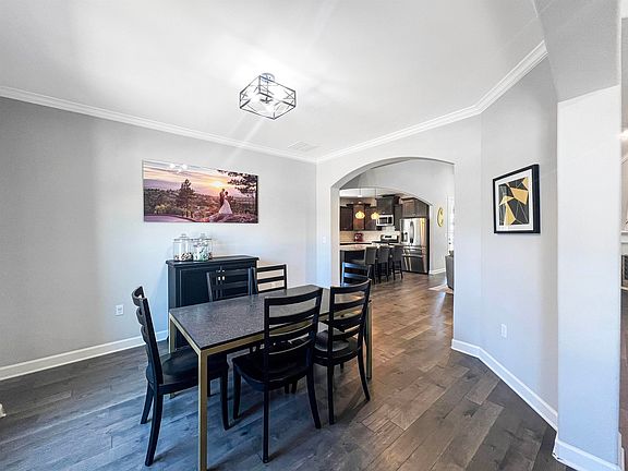 3rd image of 73 Grays Park Dr