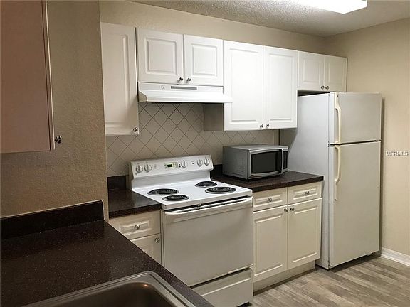 4th image of 18001 Richmond Place Dr APT 432