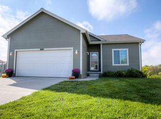 16503 Camden Cir, Omaha, NE 68116