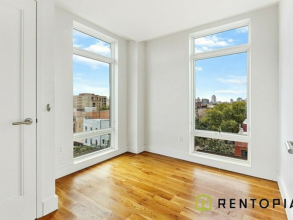 4th image of 310 Graham Ave #3E
