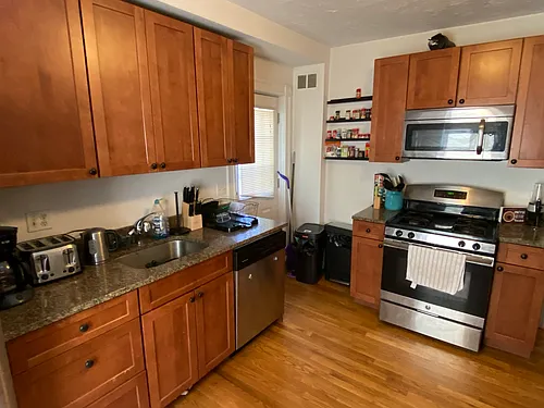 64 Murdock St Photo 1