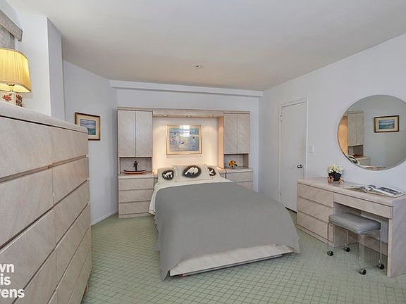 5th image of 305 W 98th St APT 7AN