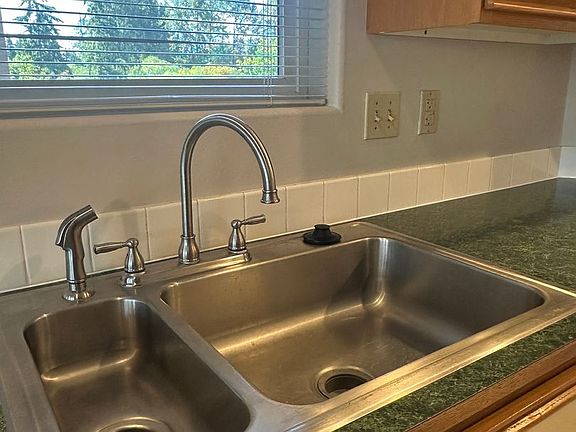 5th image of 12420 20th St NE Unit C