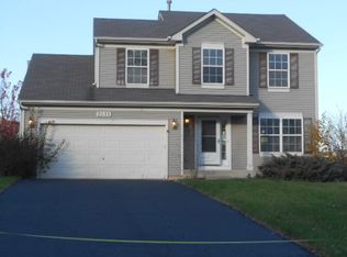 2611 Constitution Dr, Lindenhurst, IL 60046