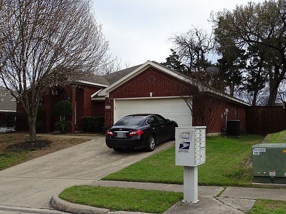 3rd image of 1058 Pondview Dr