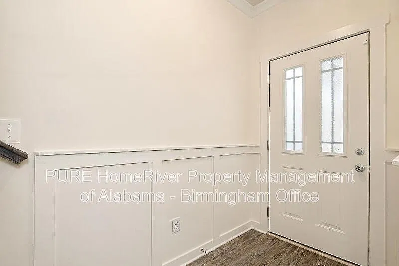 4 bed, 3.0 bath, 1947 sqft, $2,000 — Photo 2