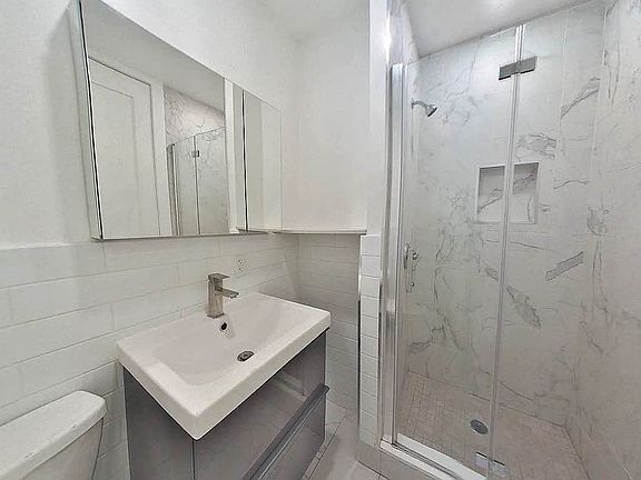 5th image of 156 E 85th St APT 2B