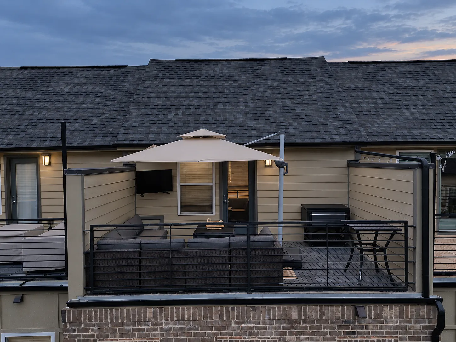 3 bed, 3.5 bath, 1813 sqft, $3,495 — Photo 3