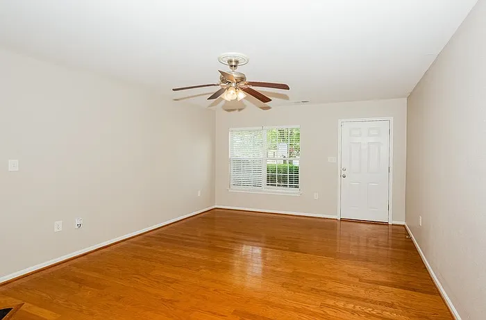 5027 Patricia Ann Ln — Photo 5