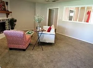 2108 N Village Dr — Photo 3