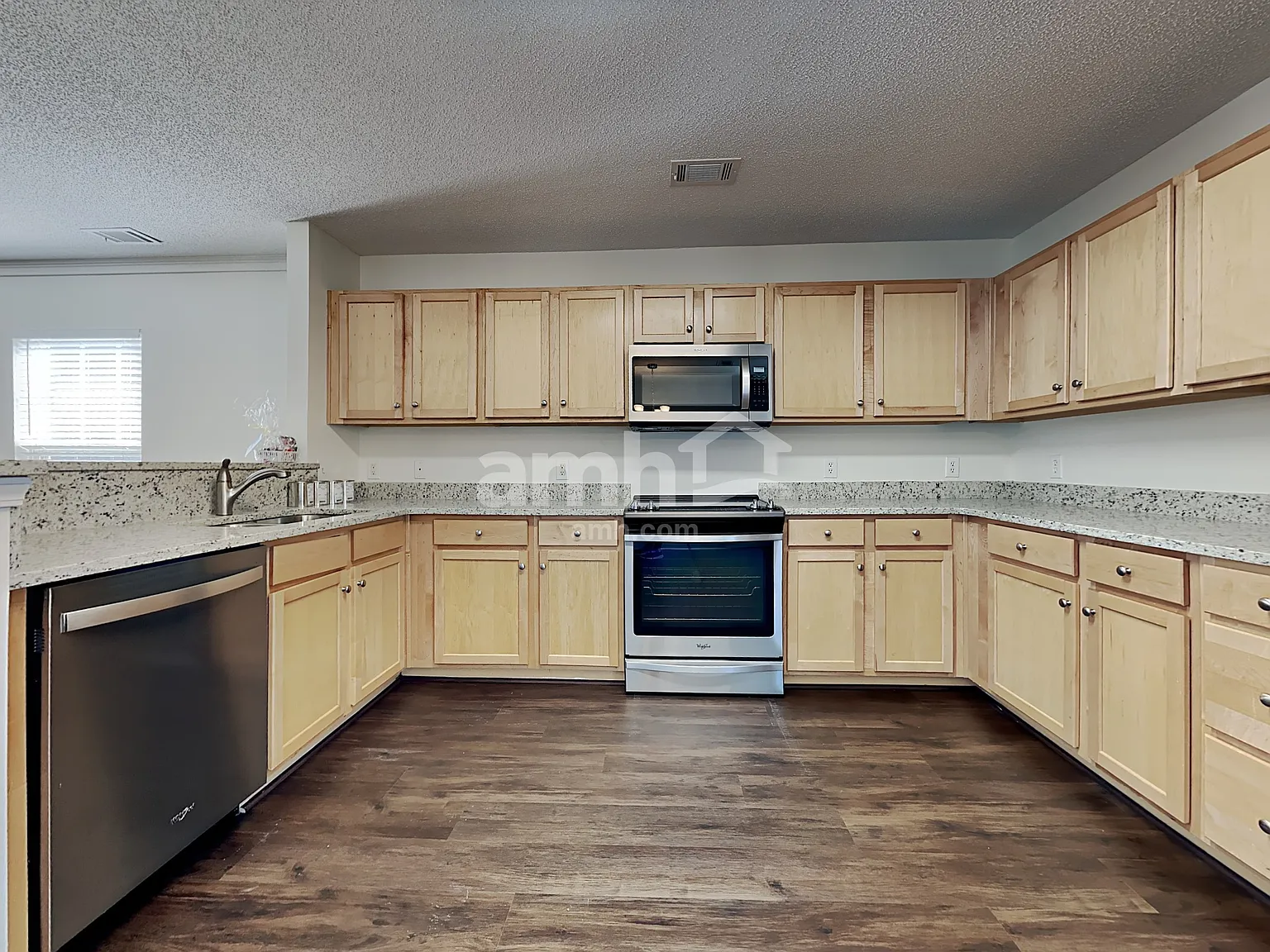 5 bed, 3.0 bath, 2310 sqft, $2,530 — Photo 4