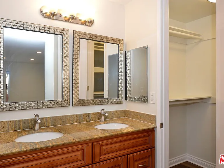 5950 Canterbury Dr #C212 — Photo 13