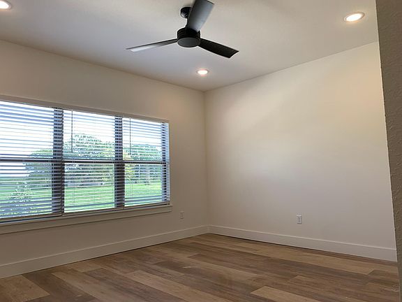 4th image of 2626 SW Livingston Sq