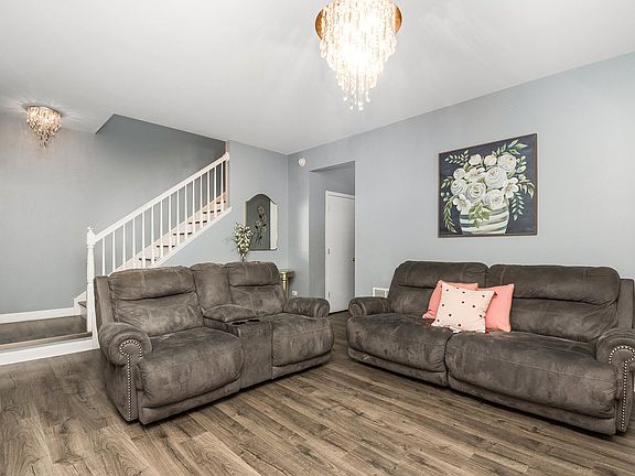 3rd image of 2778 Savoy Ln
