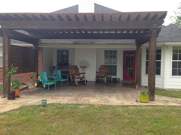 2nd image of 806 Bentwood Cir