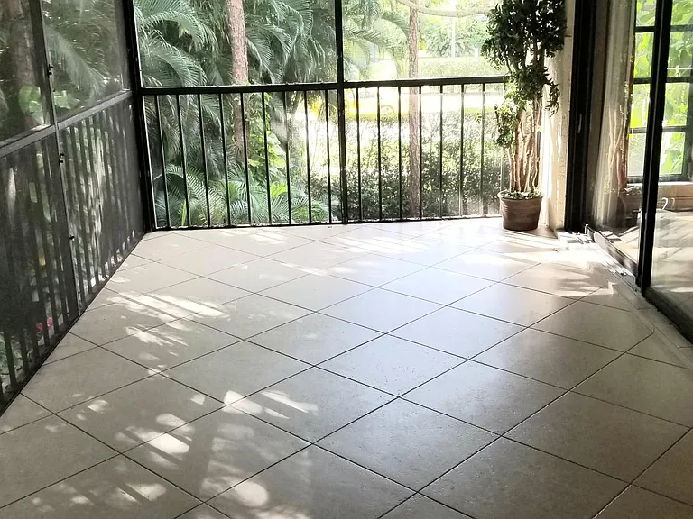 Back lanai