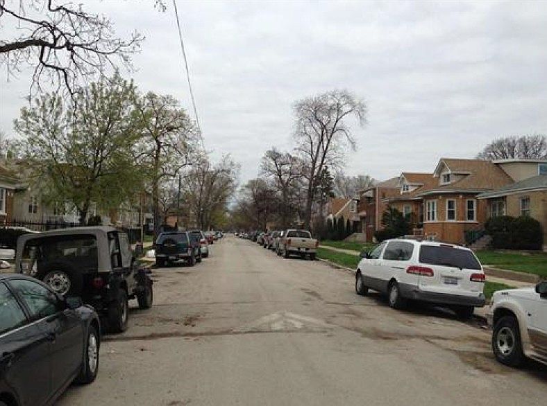 2nd image of 2144 N Merrimac Ave