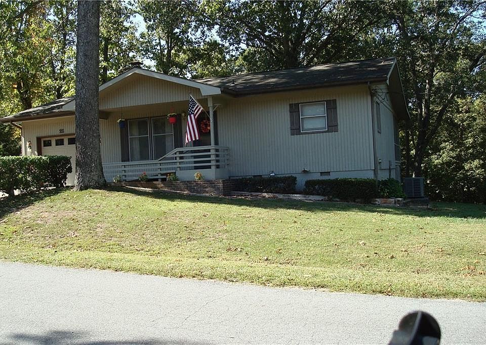 1st image of 25 Churchill Dr