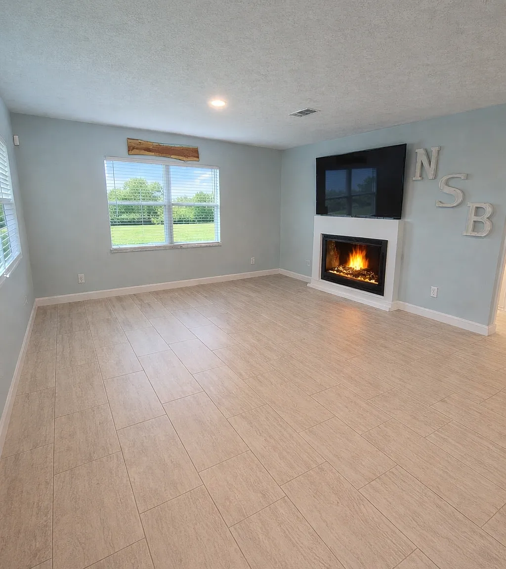 3 bed, 1396 sqft, $3,700 — Photo 4
