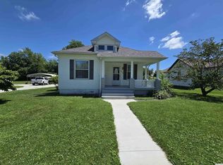 305 N Vermont St, Camp Point, IL 62320