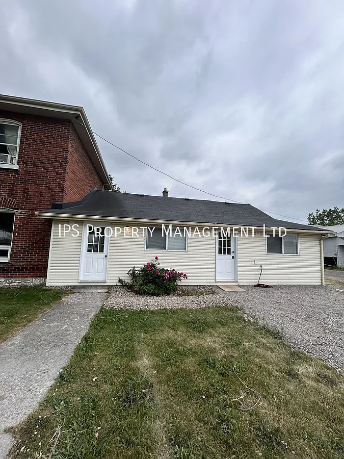 2 Bed | 1 Bath - 644 Moira St W - All utilities Included — Photo 1
