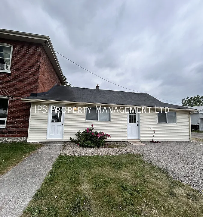 644 Moira St W #3