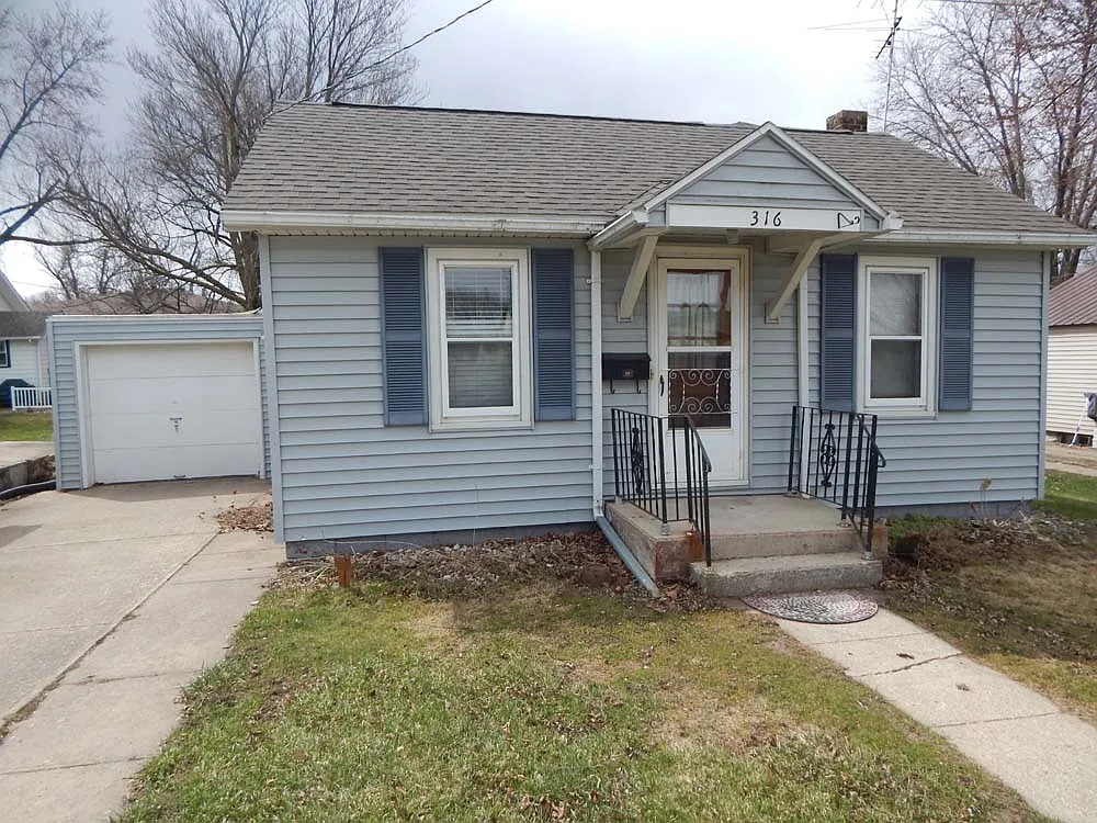 2 bed, 918 sqft, $1,200 — Photo 1