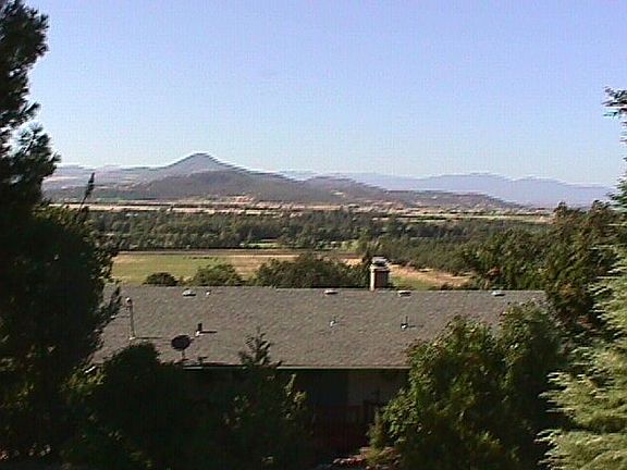 2nd image of 820 Mesa Dr