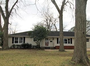 703 N Elm St, Sweeny, TX 77480