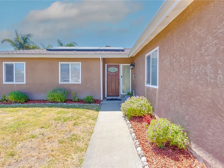 633 Elaine Ave — Photo 3