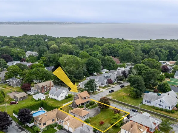 32 Cedar St, Fairhaven, MA 02719