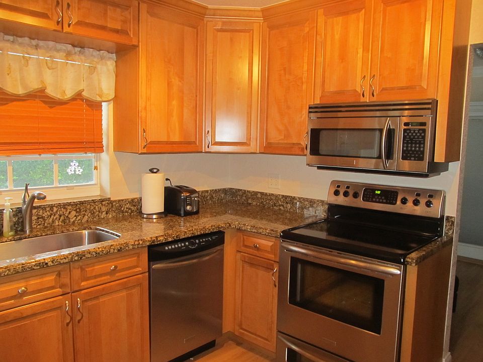1st image of 4693 Dolphin Dr