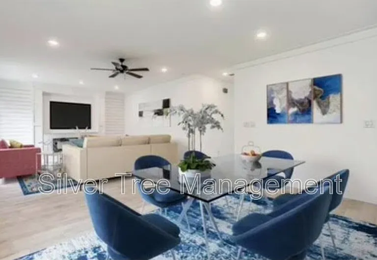 9073 Quarry Hill Ct — Photo 3
