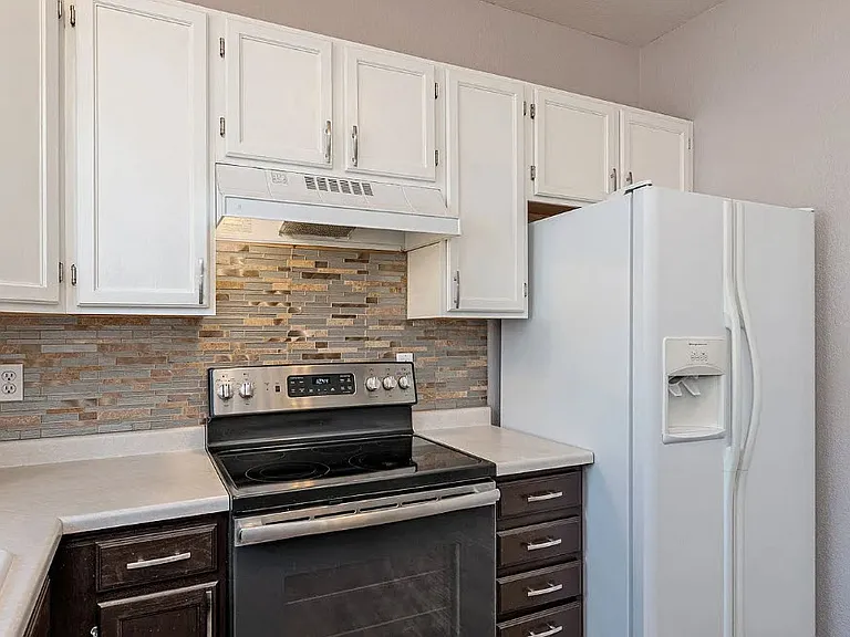 240 W Jamison Cir #27 — Photo 9