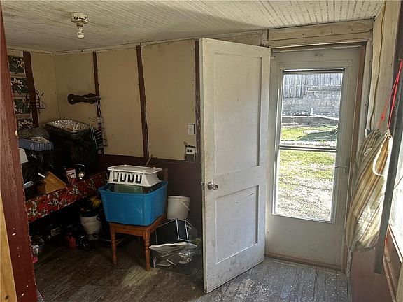 4th image of 3909 Bellefontaine Ave