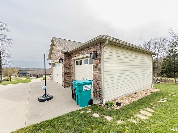 4th image of 11405 Flagstone Cir