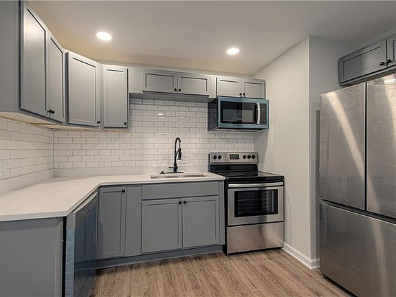 4th image of 11405 Corrington Ave