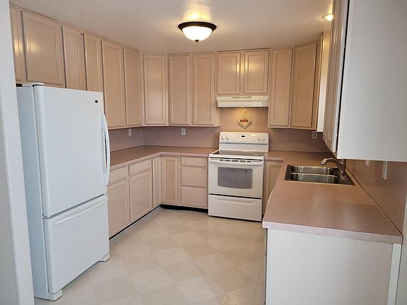 3rd image of 1305 Hoover Ave
